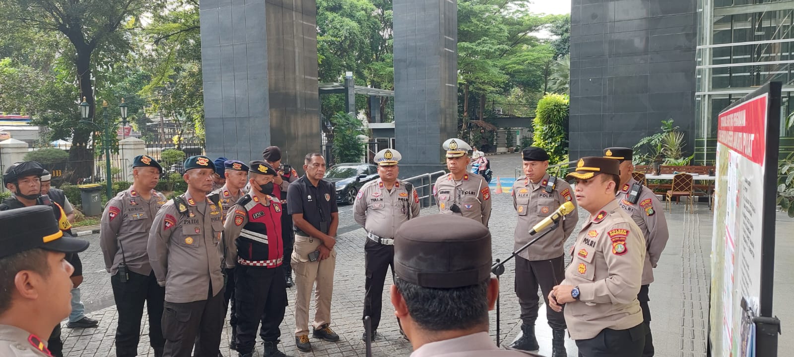 KEGIATAN PENGAMANAN UNJUK RASA OLEH SOLIDARITAS DPC SE-DKI JAKARTA